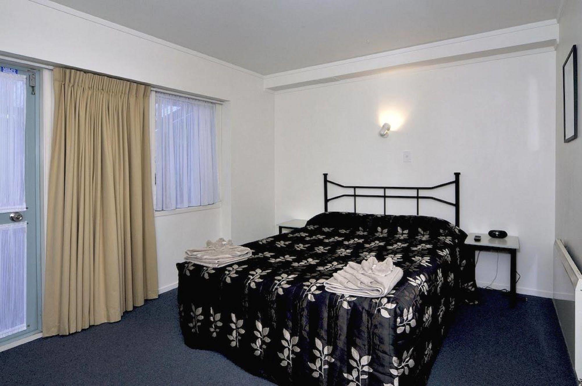 Fenton Court Motel Rotorua Buitenkant foto